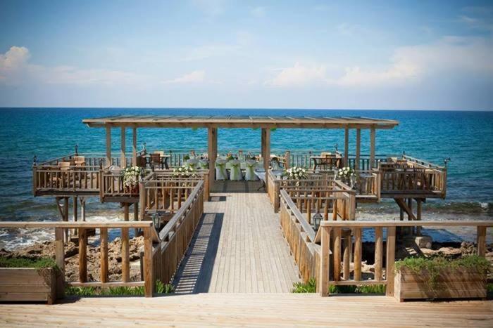 Zambak Holiday Village & Restaurant Superb Seafront Location ! Agios Georgios  Exteriér fotografie